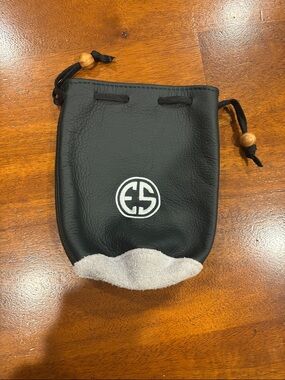 MacKenzie Evan Scholars golf accessory bag